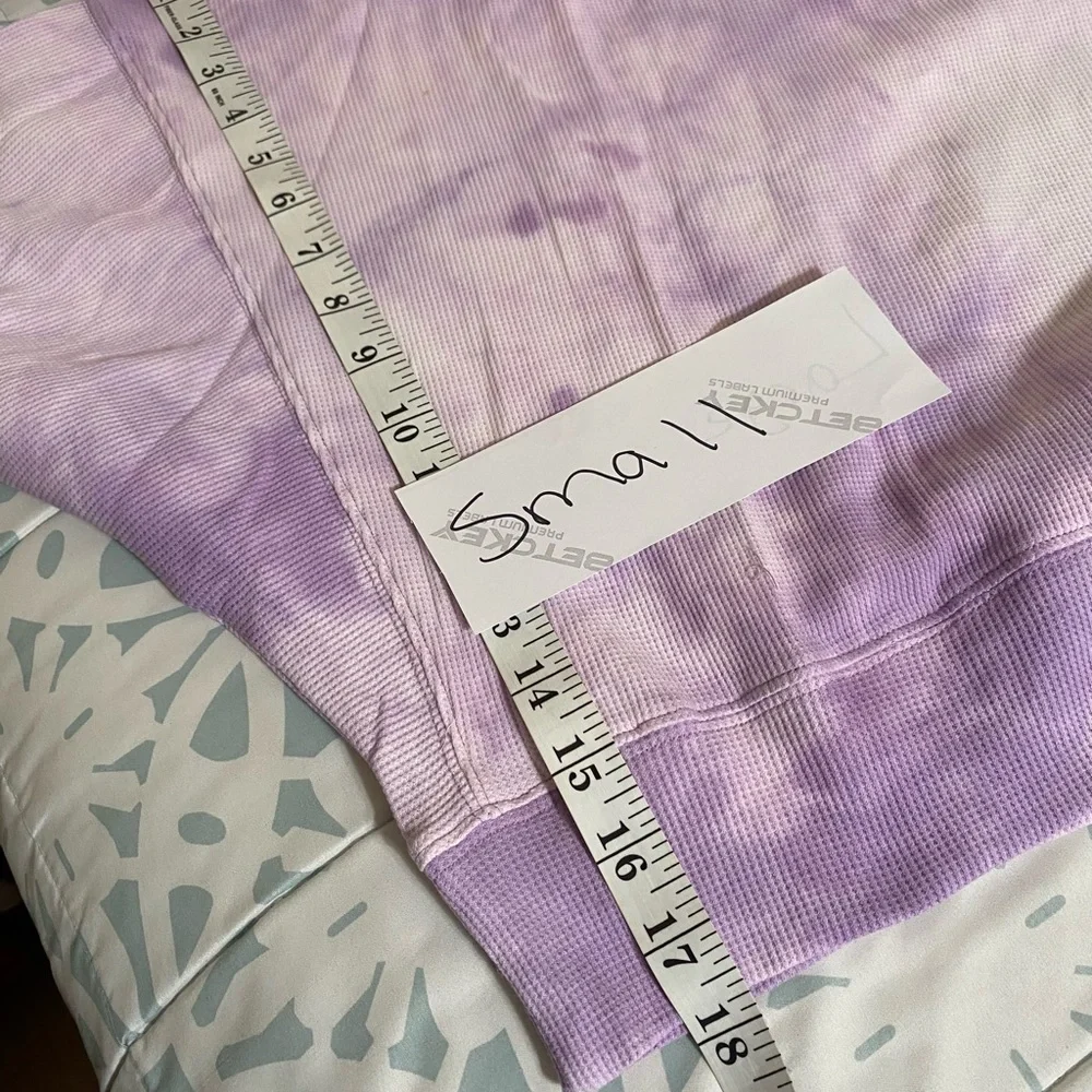 NWOT- WOMEN'S LONG SLEEVE TIE DYE LOOSE FIT TOP LAVENDER COLOR - Picture 7 of 8